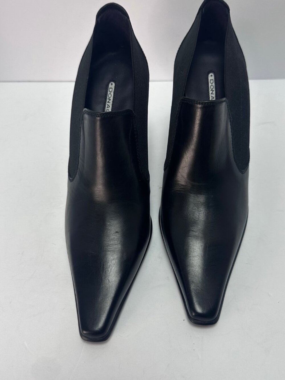 Donald J. Pliner Medea Black Leather Pointed Toe Shoes Bootie 5.5
